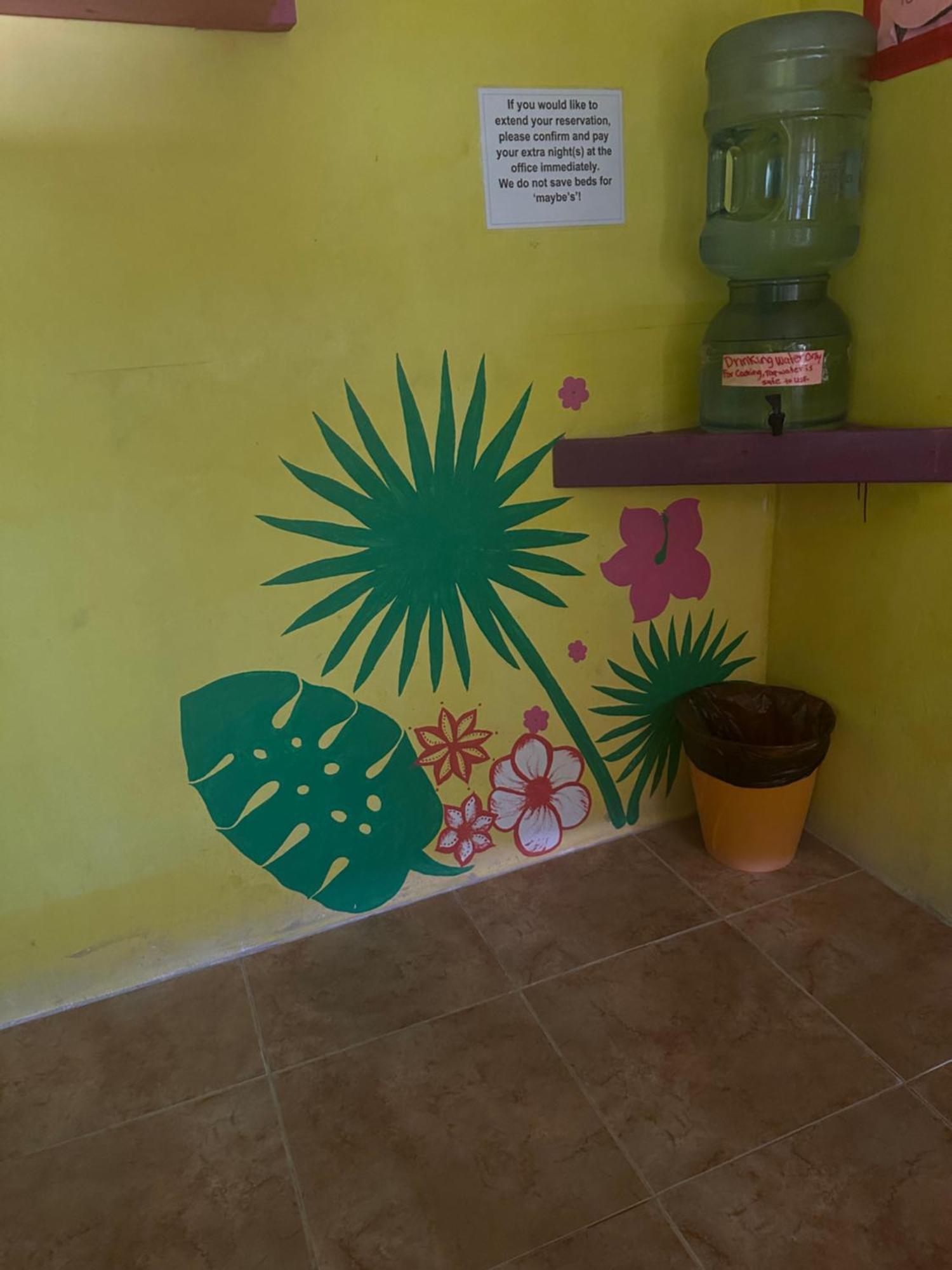 Hostel Travellers Palm Backpackers Caye Caulker Exterior foto